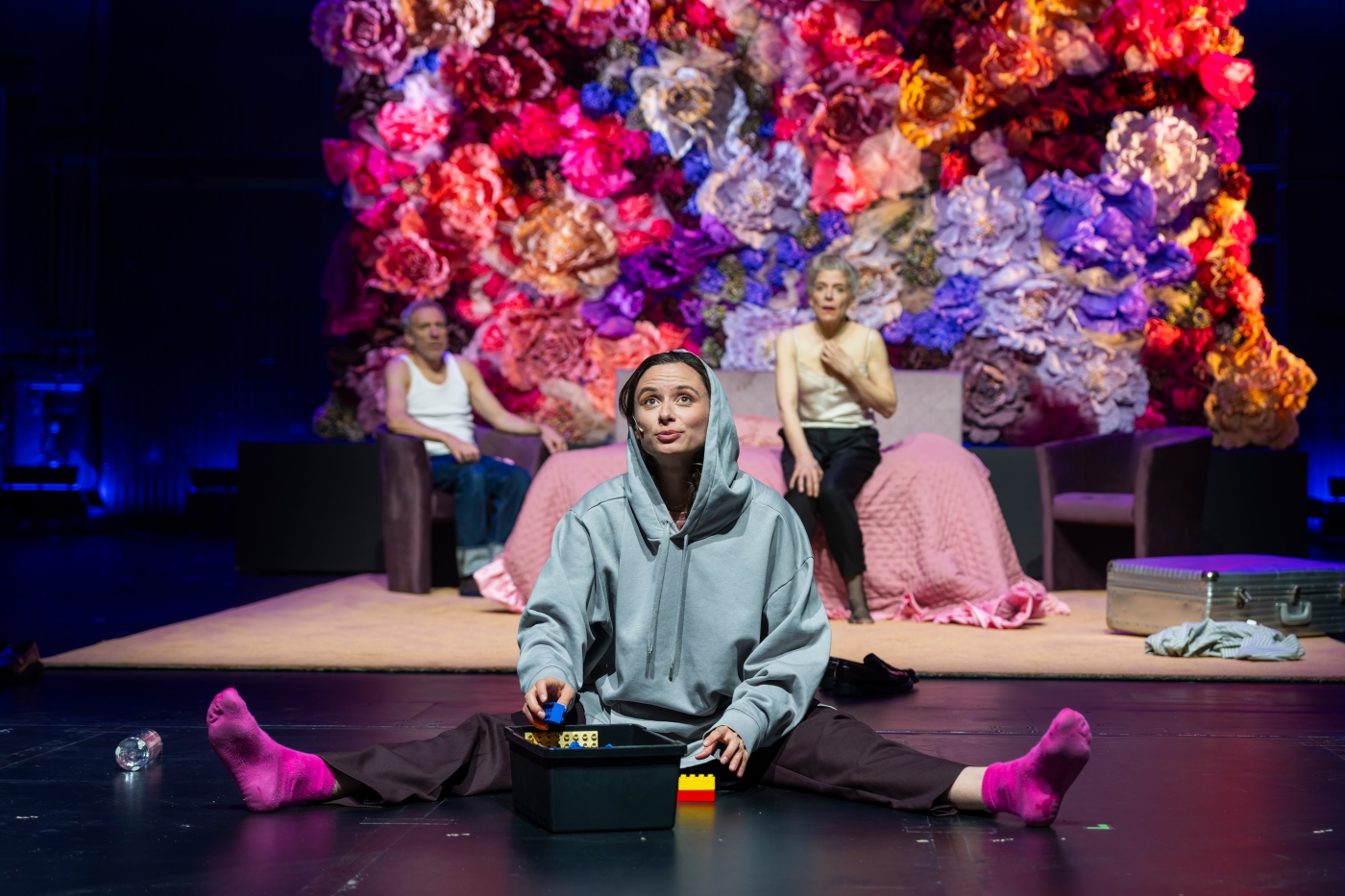 Luzerner Theater, «Auf allen vieren», Foto: Ingo Hoehn