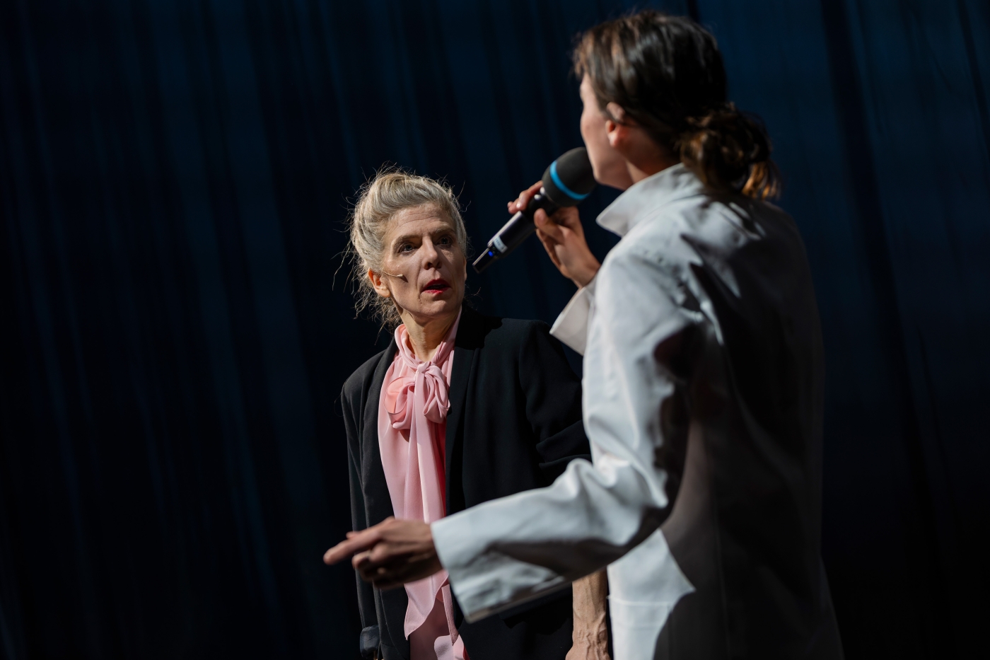 Luzerner Theater, «Auf allen vieren», Foto: Ingo Hoehn