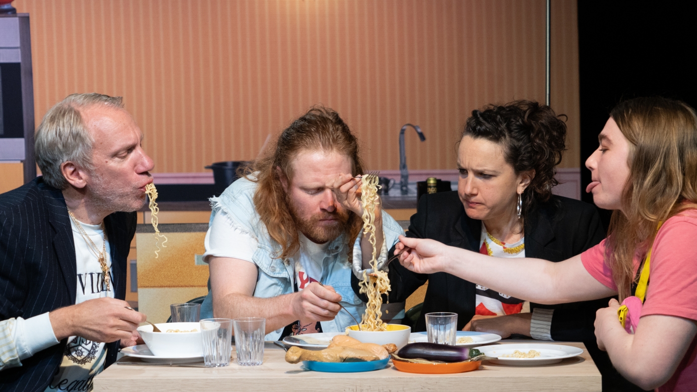 Luzerner Theater, «Müllers – The Next Generation», Foto: Elisa Sofia Theiler