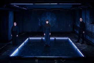 Luzerner Theater_Gilgamesch mein Sternenschiff_Wiebke Kayser_Josefine Ebner_Rüdiger Hauffe_Foto_Ingo_Hoehn