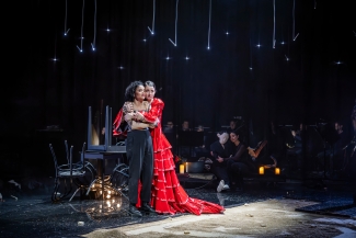  Luzerner Theater_La Tragédie de Carmen_Josy Santos_Esther Aline Schneider_Camilla Gomes dos Santos_Foto_Ingo_Hoehn