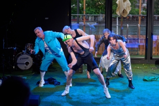 Luzerner Theater_baden gehen 2_Bastian Inglin_Christian Baumbach_Rüdiger Hauffe_Tini Prüfert_Amélie Hug_Foto_Emanuel Ammon